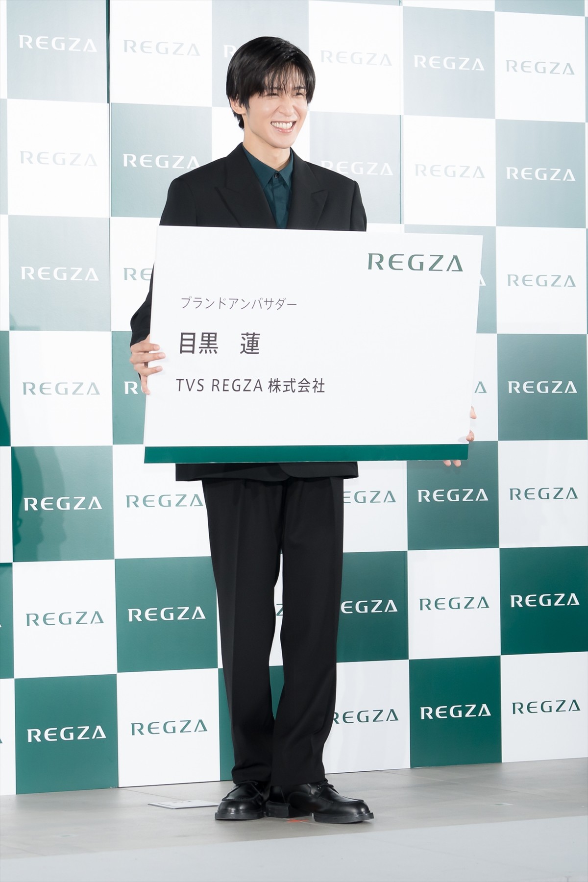 Snow Man・目黒蓮、メンバーの出演番組はチェック「輝け！って力入りながら見ちゃう」