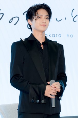 岩瀬洋志、ドラマ『タカラのびいどろ』制作発表に登場