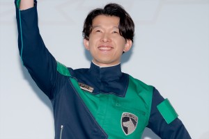 伊藤陽佑、Vシネクスト『特捜戦隊デカレンジャー20th ファイヤーボール・ブースター』初日舞台挨拶に登場