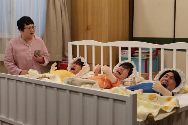 Man 深澤辰哉 Jr 公式写真 赤ちゃん 写真）Snow Man・深澤辰哉＆宮舘涼太＆向井康二が“3つ子の赤ちゃん”に