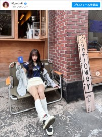 リン・シャン、ミニスカショット披露にファン歓喜　※「リン・シャン」インスタグラム