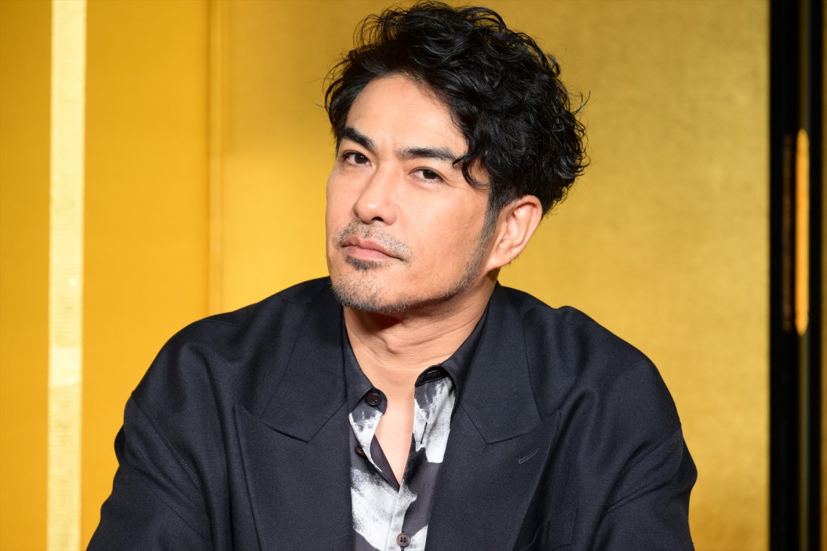 綾野剛、「100億円の使い道は？」の問いに俳優らしい答え