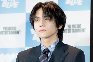 山下幸輝、5人組ボーイズグループ・WILD BLUE 記者発表会に登場