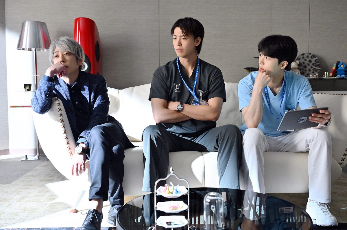 『ブラックペアン シーズン2』第7話　“天城”二宮和也、手術の“失敗”を持ちかけられる