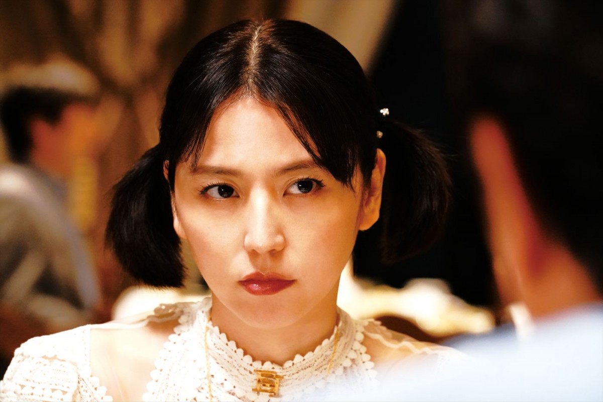 長澤まさみ主演『スオミの話をしよう』場面カット一挙解禁！　三谷幸喜監督の撮影日誌もSNSでスタート