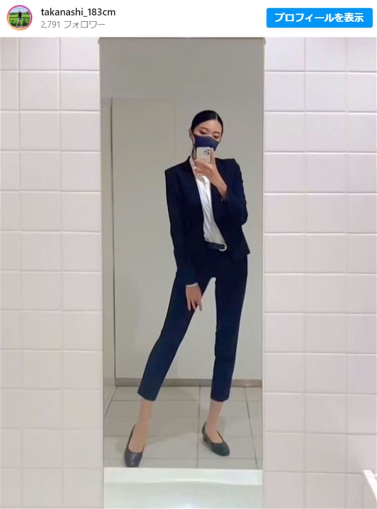 身長183cm“ABEMA出演美女”、電車内ショットに驚きの声「脚長すぎ！」「スタイルえぐい」