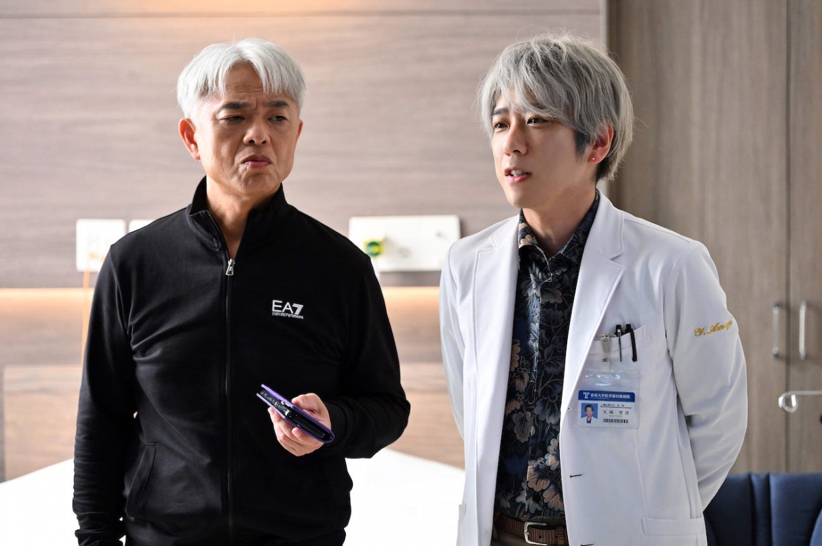 『ブラックペアン シーズン2』第5話　“天城”二宮和也、新病院への出資をめぐって“木崎”恵俊彰のオペを引き受ける