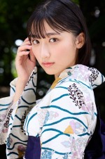 【写真】チューブトップ&短パン姿がかわいい水野瞳、1st写真集より速報カット！