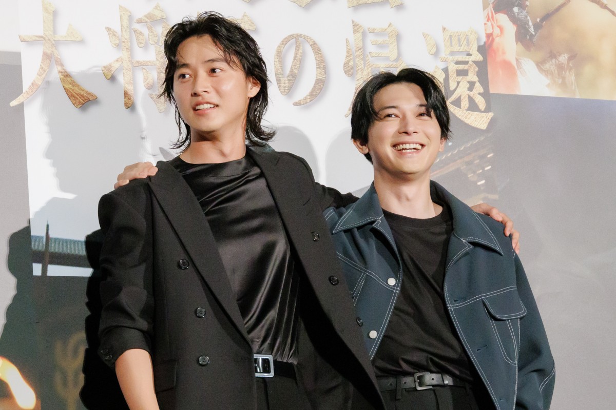 山崎賢人の乗馬技術に吉沢亮がびっくり「役者が乗っているとは思えないスピード」