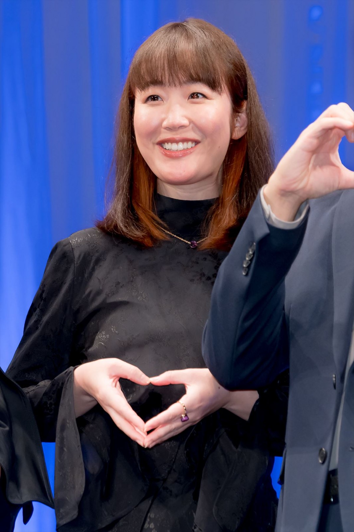 黒木華、「夜明けのマイウェイ」カバーで主題歌に挑戦　歌声褒められるも「恥ずかしい」