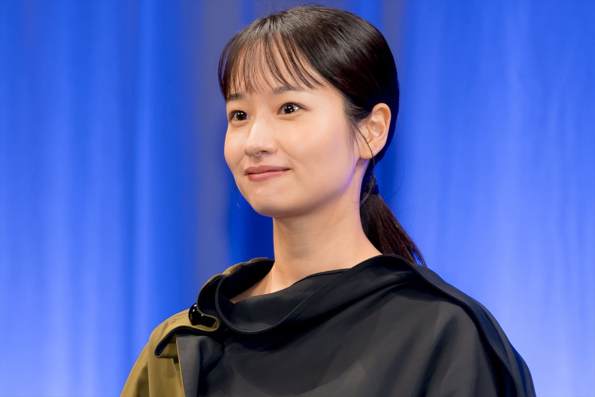 黒木華、「夜明けのマイウェイ」カバーで主題歌に挑戦　歌声褒められるも「恥ずかしい」