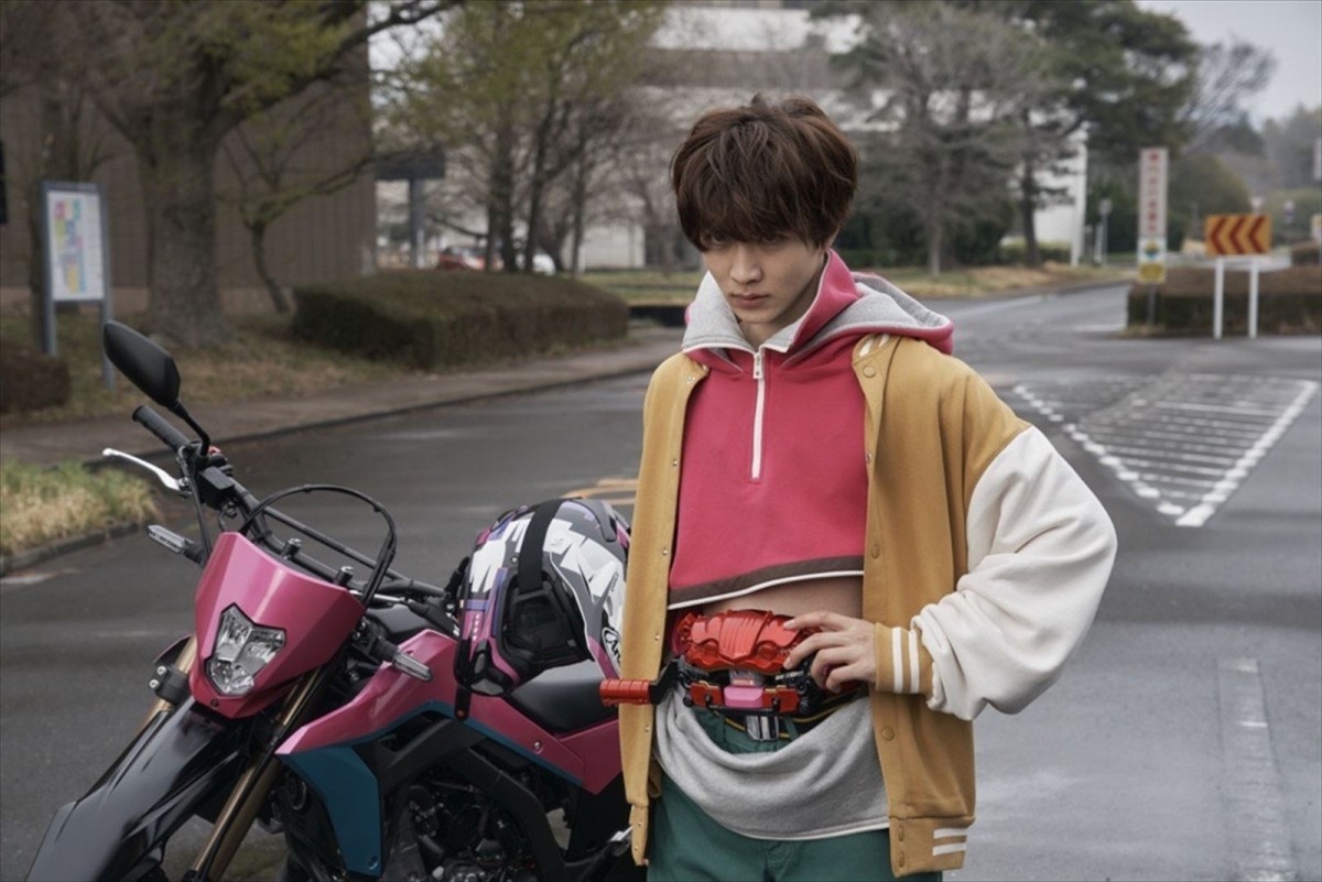 『仮面ライダーガヴ』第3話「ソーダパンチは罪な味」、初めてのソーダグミでパワーアップ