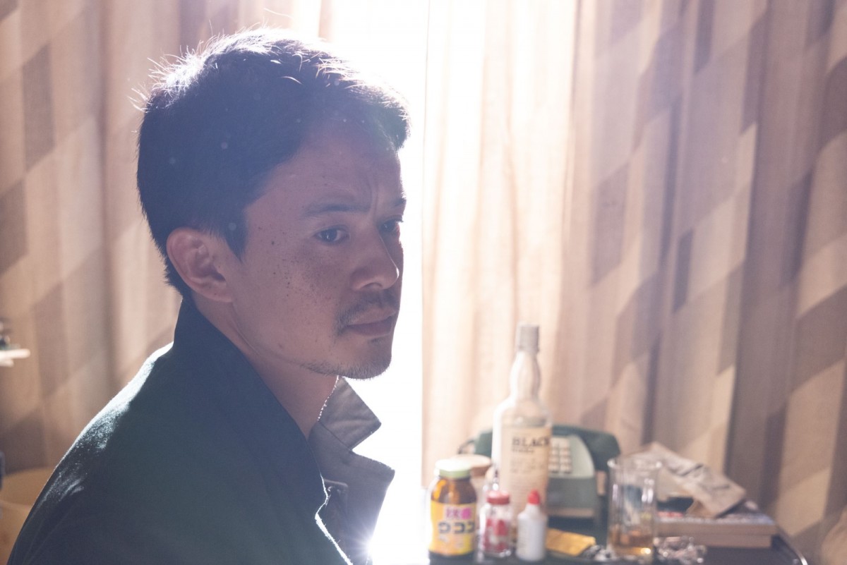 古舘寛治・池松壮亮・高岡早紀、浅野忠信主演『レイブンズ』出演決定！　場面写真解禁