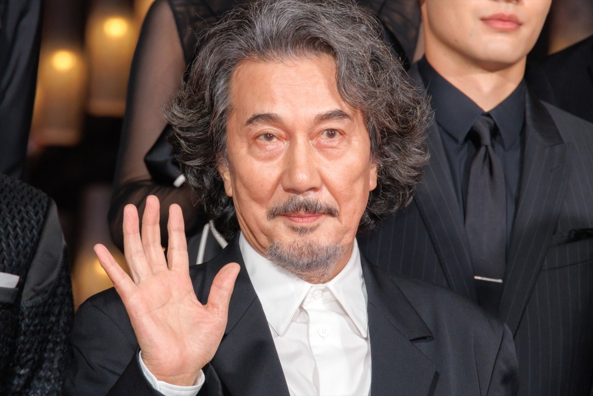 土屋太鳳、オフショルダードレスで登場　出演作公開に「胸がいっぱい」