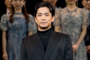 小林唯、ミュージカル『レ・ミゼラブル』製作発表記者会見に登場