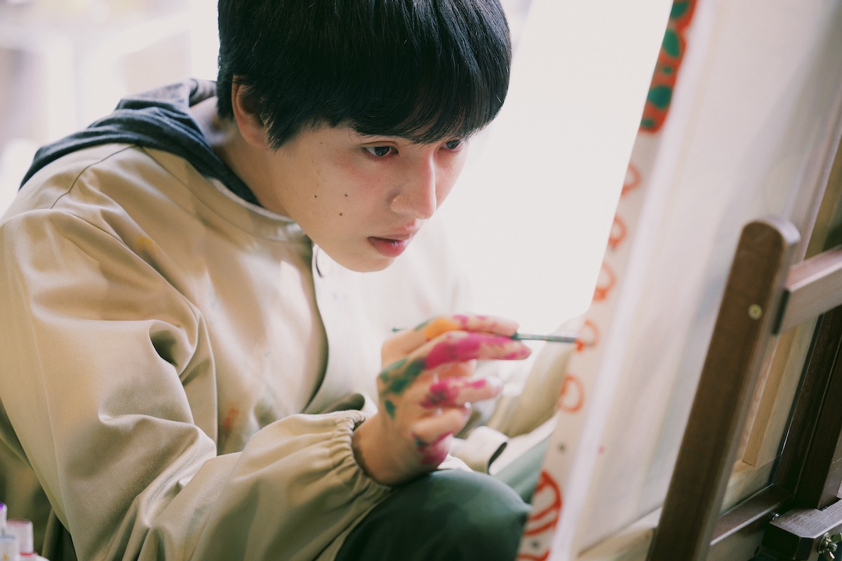 『ライオンの隠れ家』岡山天音、謎の青年役で登場　ネット騒然「一気に不穏」「なりすましてる？」
