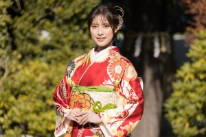 玉田志織、「オスカープロモーション2025年新春晴れ着撮影会」にて