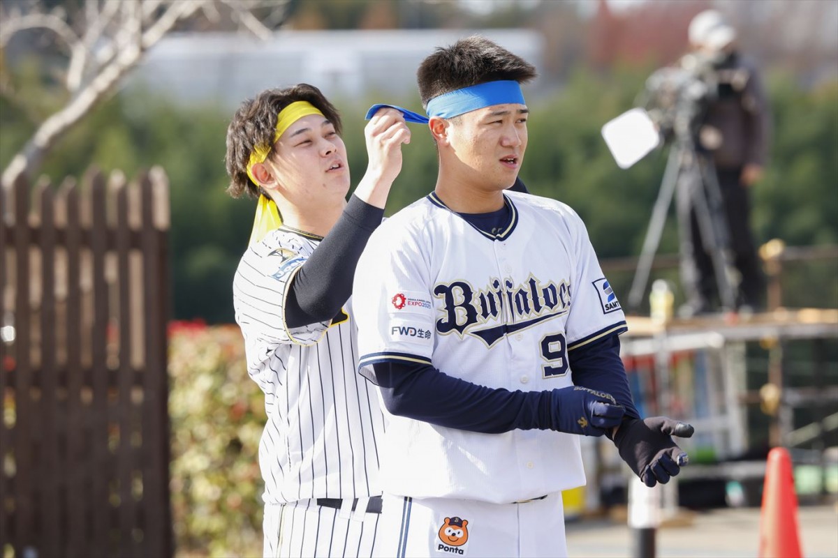 M‐1準優勝・バッテリィズ、佐藤隆太、鈴木福、高橋優斗、DeNA三浦大輔監らが野球対決に参戦！　あす放送『超アスリートvs芸能人』