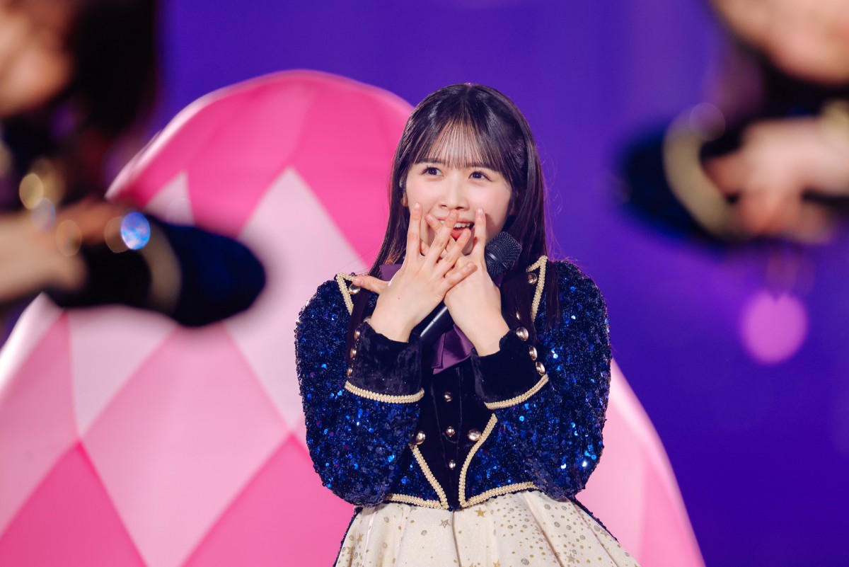 日向坂46、東京ドームライブ　卒業メンバー＆オードリーがサプライズ出演　新曲初披露も