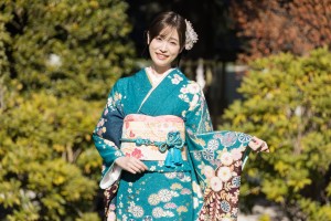 高橋ひかる、「オスカープロモーション2025年新春晴れ着撮影会」にて