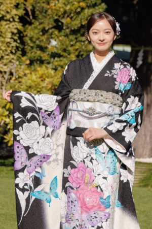 川瀬莉子、「オスカープロモーション2025年新春晴れ着撮影会」にて