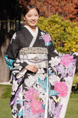 川瀬莉子、「オスカープロモーション2025年新春晴れ着撮影会」にて