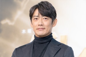 反町隆史、木曜ドラマ『グレイトギフト』制作発表会見に登場