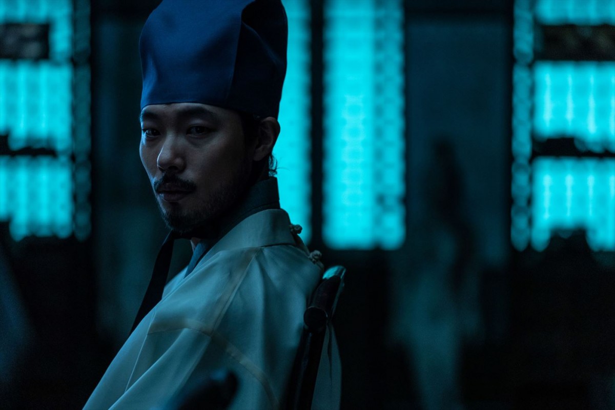 韓国年間最長ナンバー1記録を樹立！　映画『梟ーフクロウー』場面写真解禁
