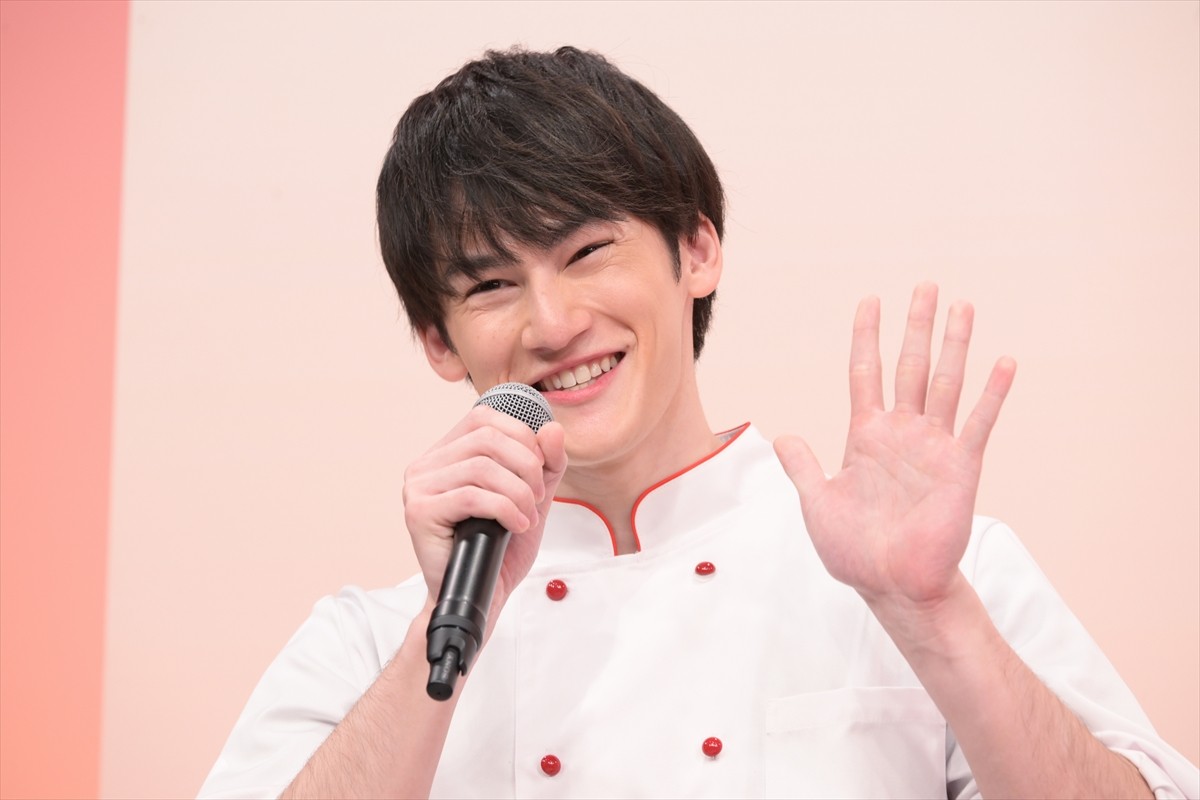 畑芽育、バレンタインデーのほろ苦い思い出を明かす「違う人が違う人に渡して」