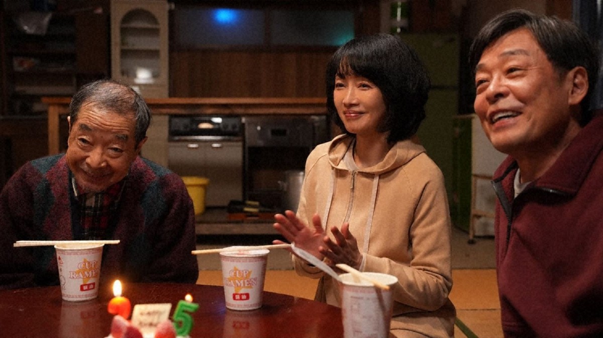 【今夜スタート！】鈴鹿央士×山本舞香『闇バイト家族』　超クセ強のニセ家族が織りなす、痛快エンターテインメント