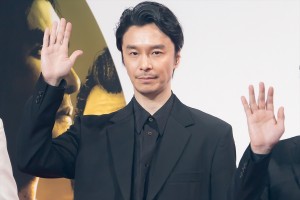 長谷川博己、『龍が如く8』レッドカーペットセレモニー＋完成披露会に登場