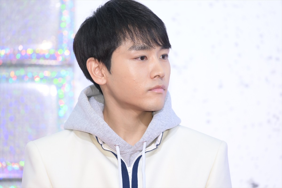 道枝駿佑、板垣李光人と現場でイチャイチャ？　吉川愛に暴露される