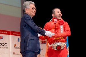 アフロ、「第78回毎日映画コンクール」表彰式に登場