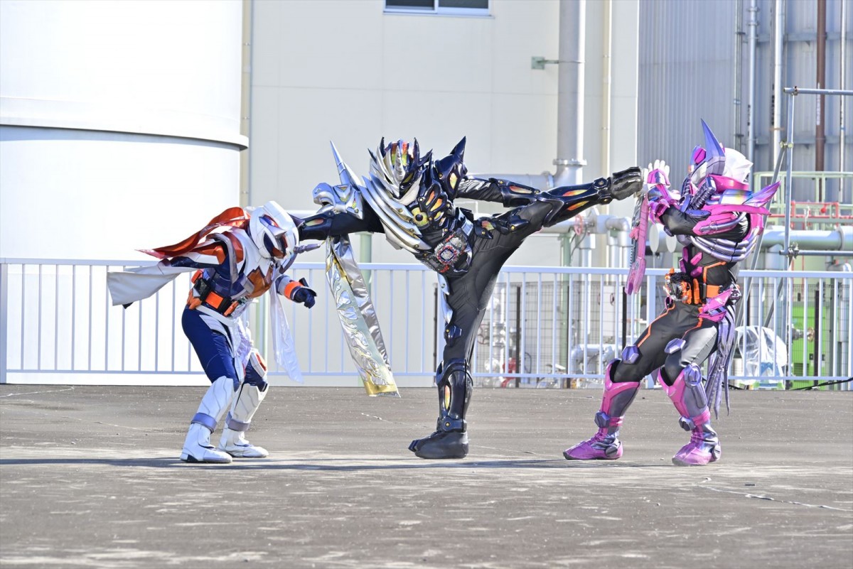 『仮面ライダーガッチャード』第24話「急転直下！禁断の鋼鉄ライダー！」、新フォーム「アイアンガッチャード」登場