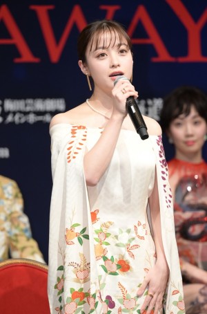 橋本環奈、舞台『千と千尋の神隠し』製作会見に登場