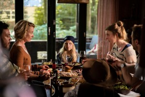 この“おもてなし”何かが嫌だ...　北欧発最狂ホラー『胸騒ぎ』違和感を抱く会話をとらえた本編映像解禁