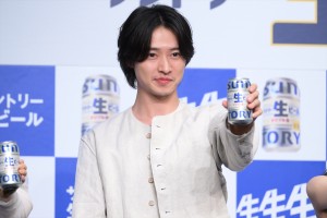 山崎賢人、「サントリー生ビール」新CM発表会に登場