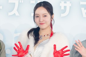 本田真凜、『ゴーストバスターズ／フローズン・サマー』極寒レッドカーペットイベントに登場