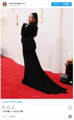 ヴァネッサ・ハジェンズが妊娠発表！　アカデミー賞のレッドカーペットで堂々お披露目※「ヴァネッサ・ハジェンズ」インスタグラム