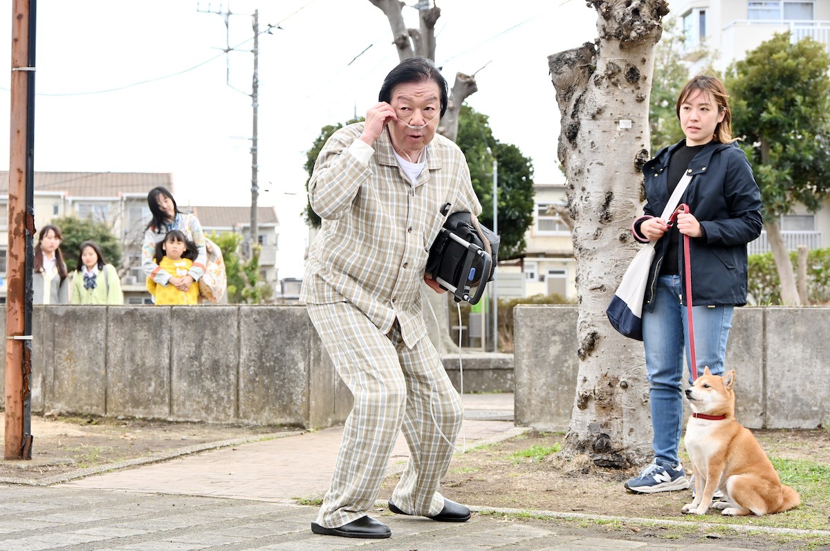 『不適切にも』古田新太のミュージカルシーンに爆笑と感激の声「腹よじれる」「さすが」