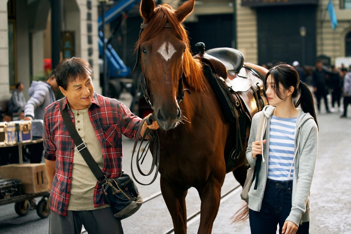 ジャッキー・チェン最新作『ライド・オン』、家族愛やアクションを捉えた場面写真公開
