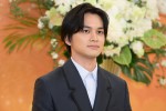 北村匠海、2025年度前期連続テレビ小説 『あんぱん』柳井嵩役 発表会見に登場