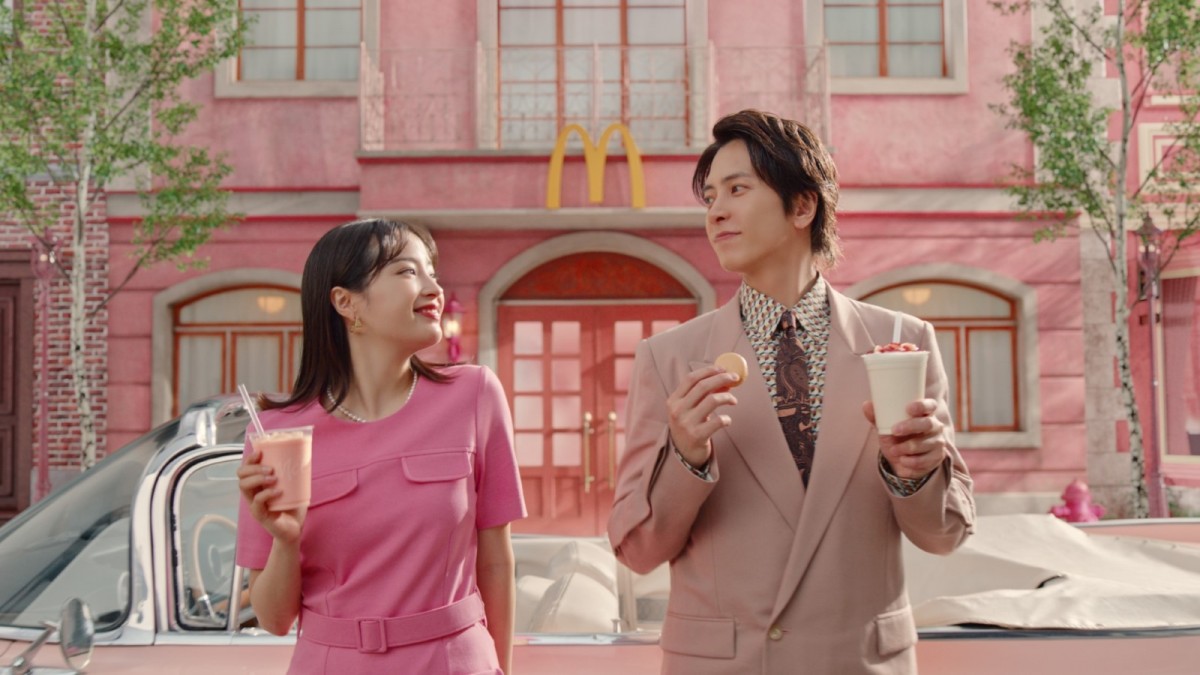 日本マクドナルド 新テレビCM・マックカフェ「しあわせすぎるっ!もも」篇より