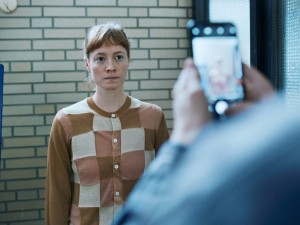 『ありふれた教室』崩壊の危機はすぐそこ――本編映像“パニック篇”公開　監督からのコメントも