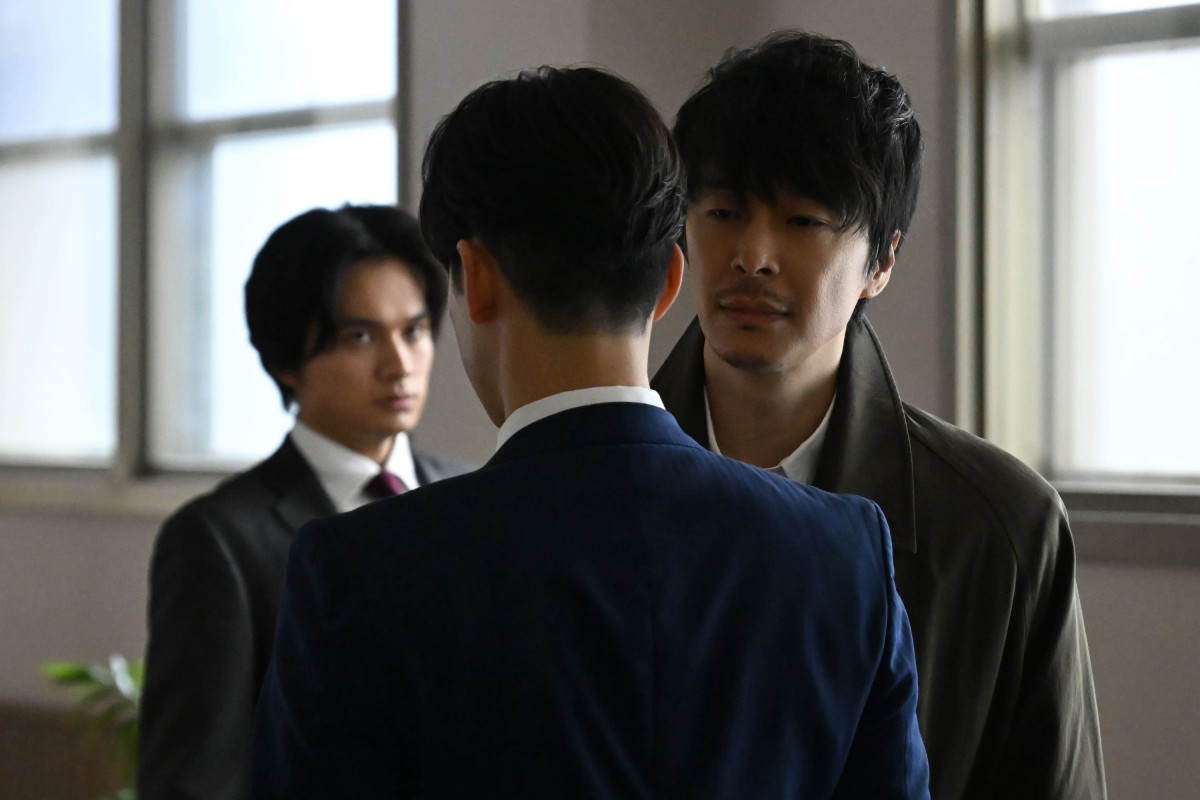長谷川博己、殺人犯をも無罪にするダークで危険な弁護士を怪演！『アンチヒーロー』今夜開幕