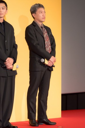 音尾琢真、映画『碁盤斬り』完成披露舞台挨拶に登場