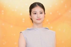今田美桜、2025年度前期連続テレビ小説 『あんぱん』柳井嵩役 発表会見に登場