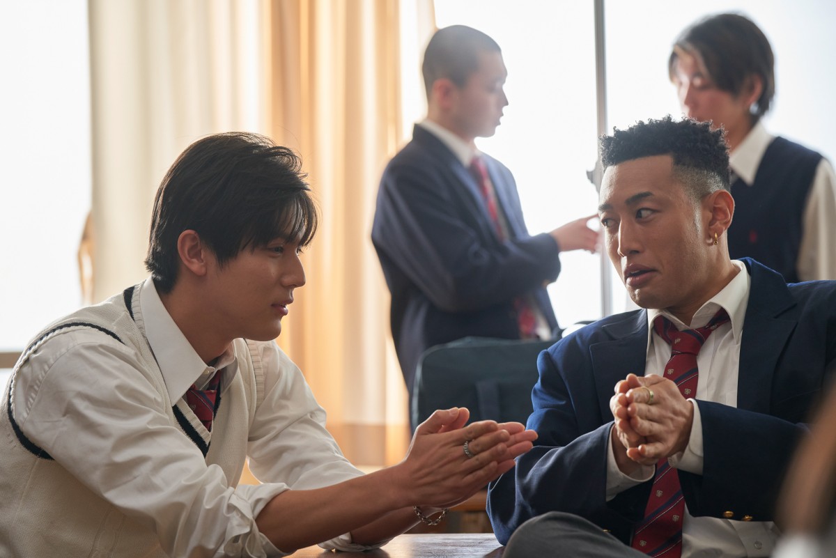 『９５』“秋久”高橋海人＆“宝来”鈴木仁の殴り合いに反響「迫力ありすぎ」「ヒリヒリする」