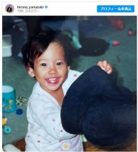 30歳の誕生日に幼少期ショットを公開　※「山崎紘菜」インスタグラム