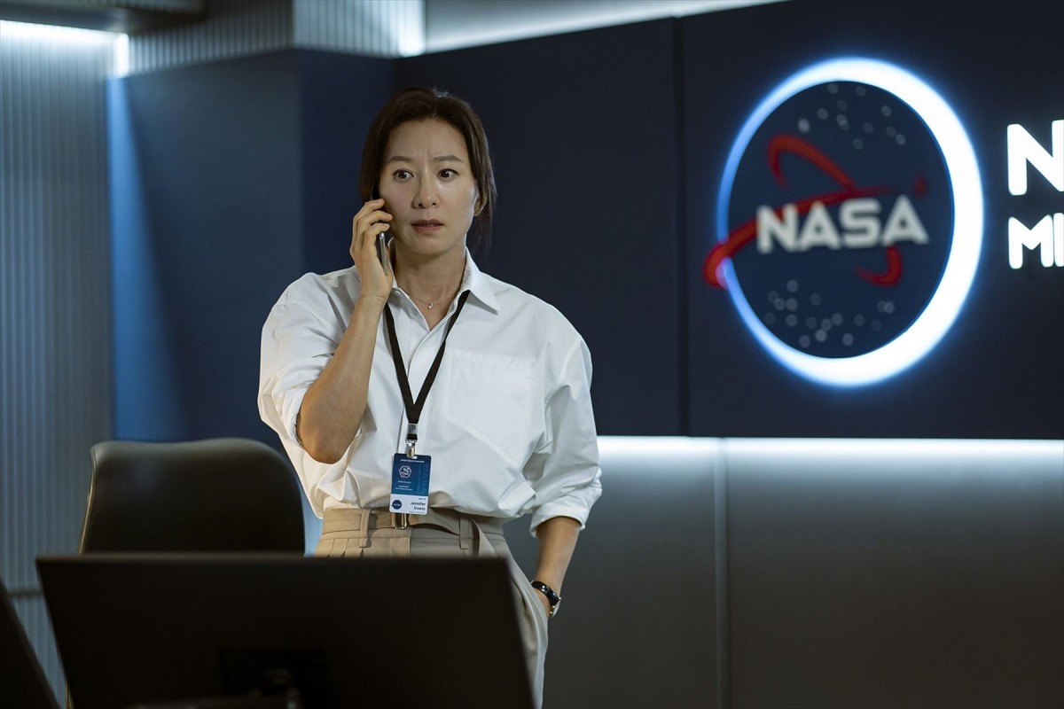 ソル・ギョング、ド・ギョンス、キム・ヒエ共演！　韓国発のSF映画『THE MOON』予告編＆場面写真到着